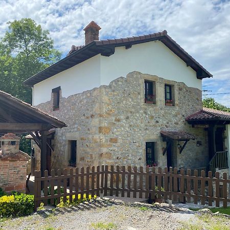 Apartamentos Rurales La Caviana Onís Eksteriør billede