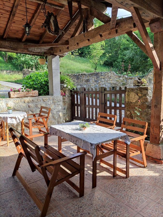 Apartamentos Rurales La Caviana Onís Eksteriør billede
