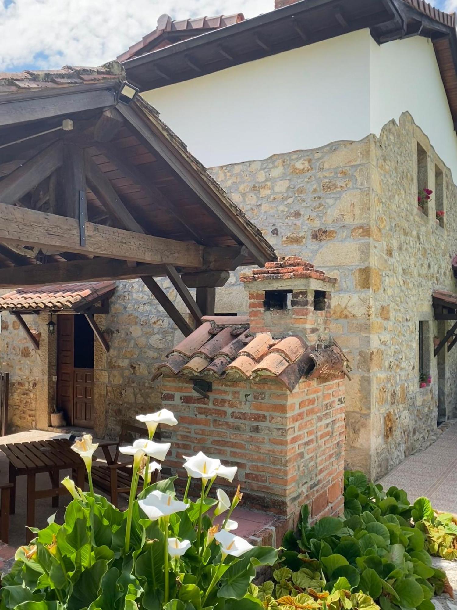 Apartamentos Rurales La Caviana Onís Eksteriør billede
