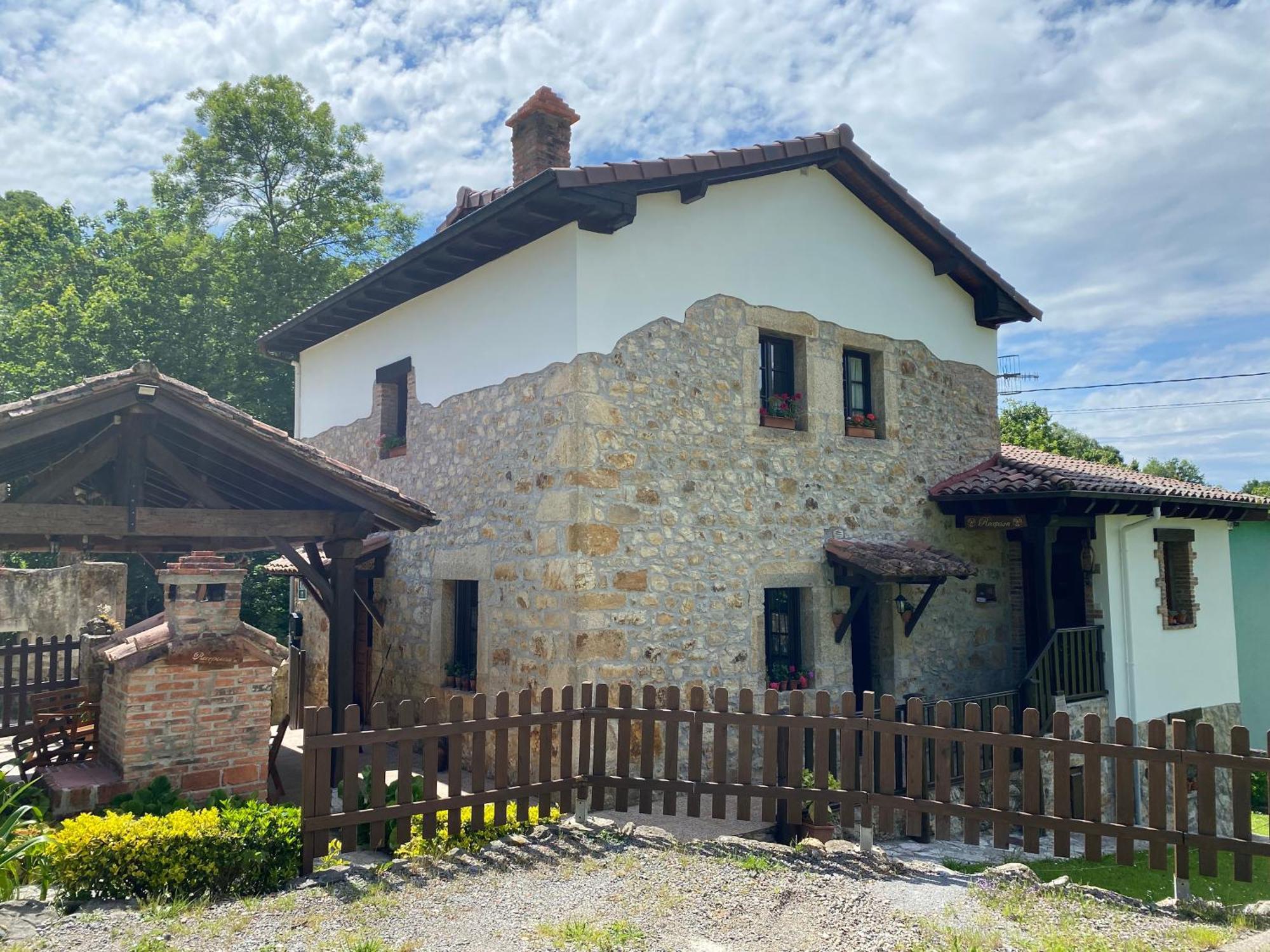 Apartamentos Rurales La Caviana Onís Eksteriør billede