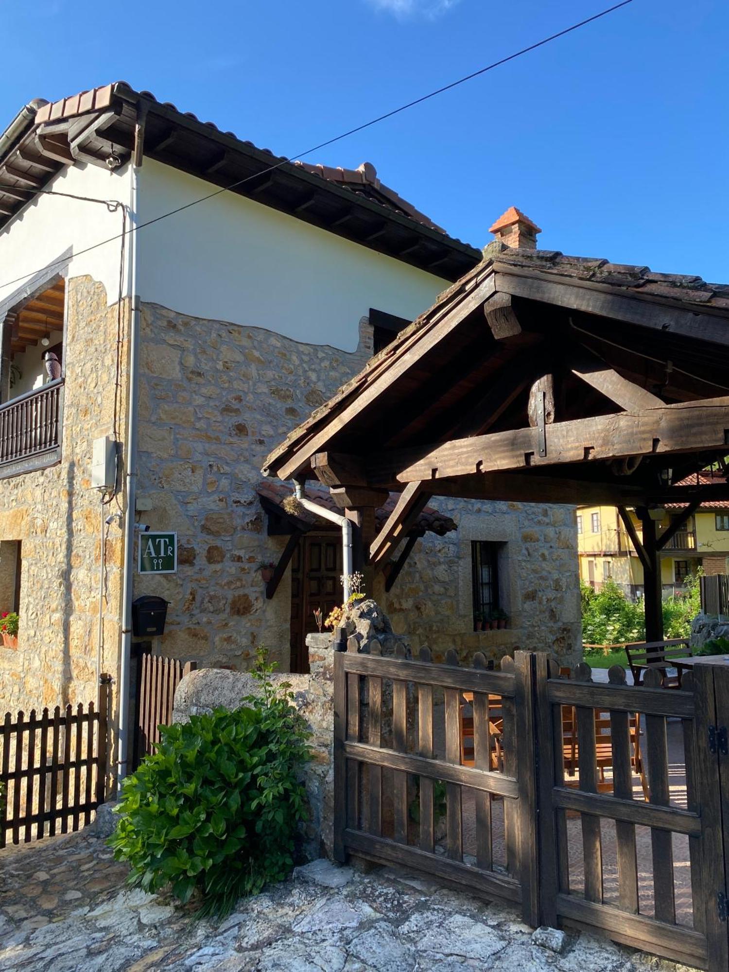 Apartamentos Rurales La Caviana Onís Eksteriør billede