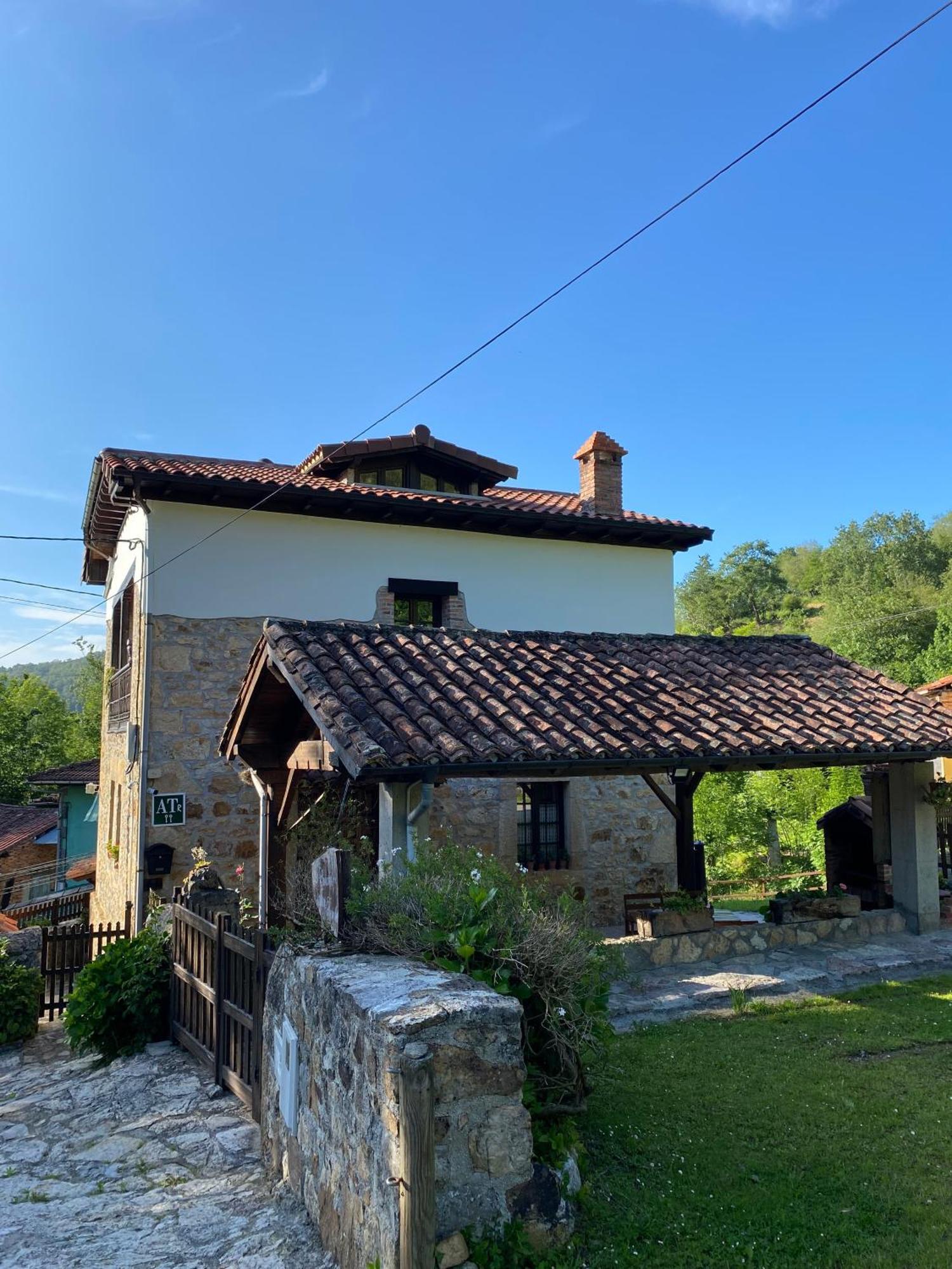 Apartamentos Rurales La Caviana Onís Eksteriør billede