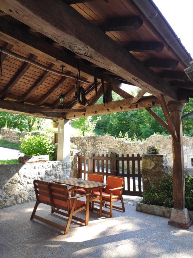 Apartamentos Rurales La Caviana Onís Eksteriør billede