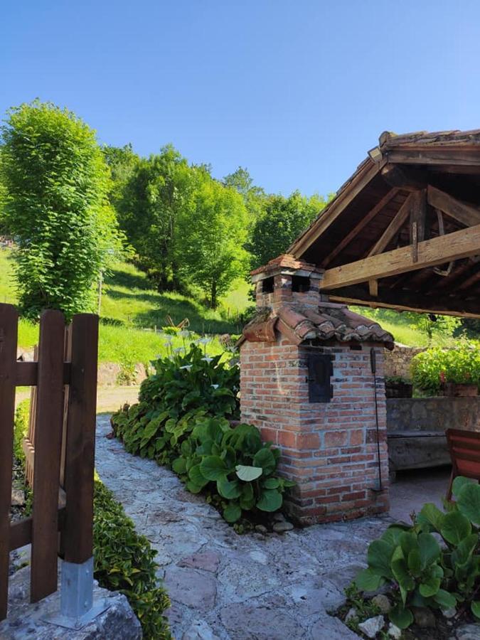 Apartamentos Rurales La Caviana Onís Eksteriør billede